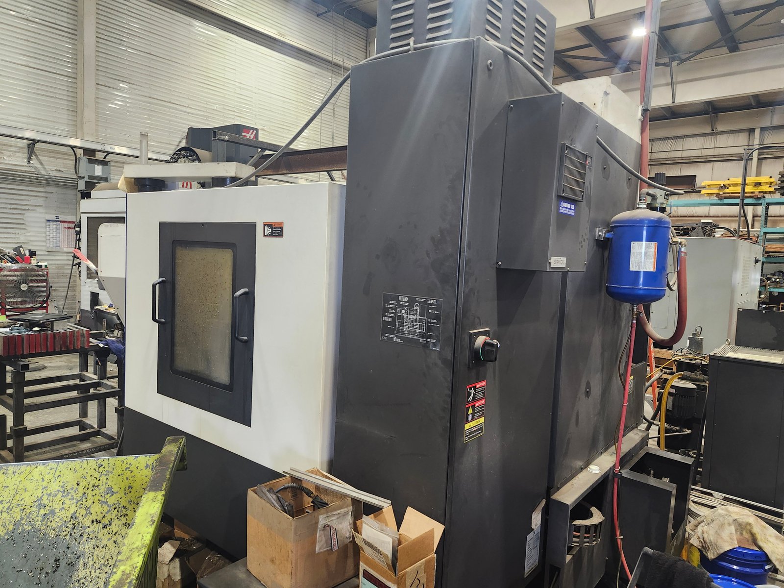 Back view of 2012 Hyundai WIA F500 vertical machining center.
