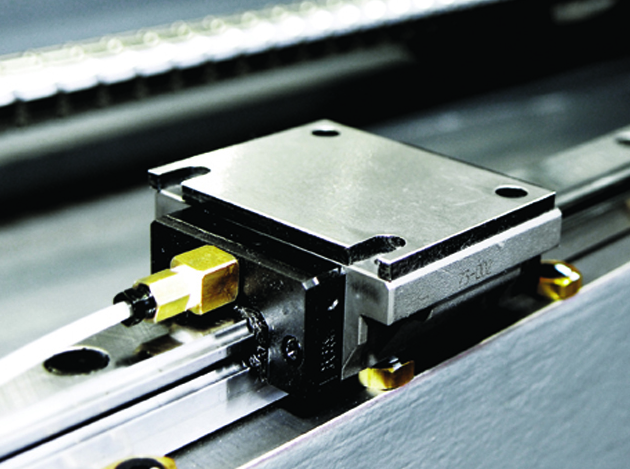 HYUNDAI-WIA-E200A-CNC-Lathe-Turning-Center4.png
